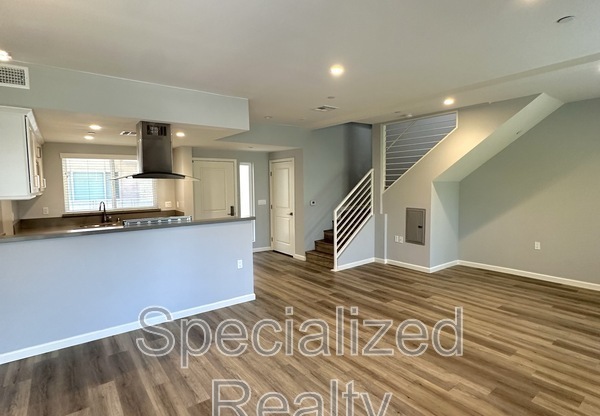 366 Burchett St,