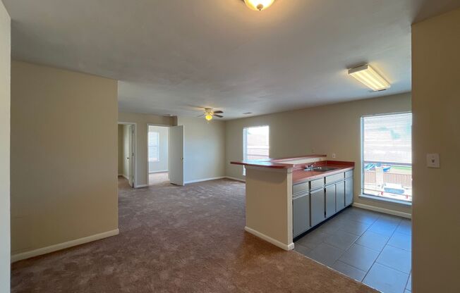 2 beds, 1 bath, $1,150