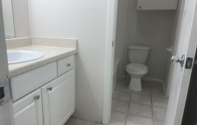 2 beds, 1 bath, 992 sqft, $1,400, Unit ABB-2-133