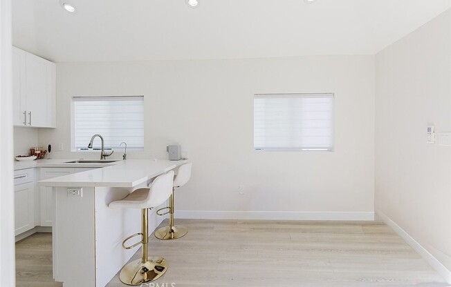 11203 MONTGOMERY AVE