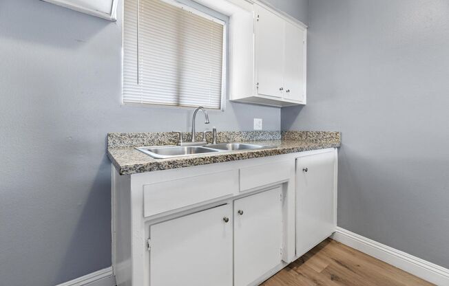 2 beds, 1 bath, 792 sqft, $1,350, Unit 711C5