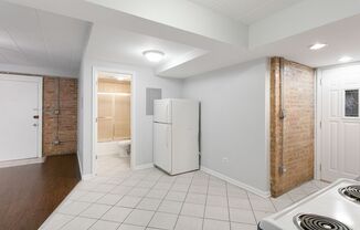 2 beds, 1 bath, 650 sqft, $2,100, Unit GW