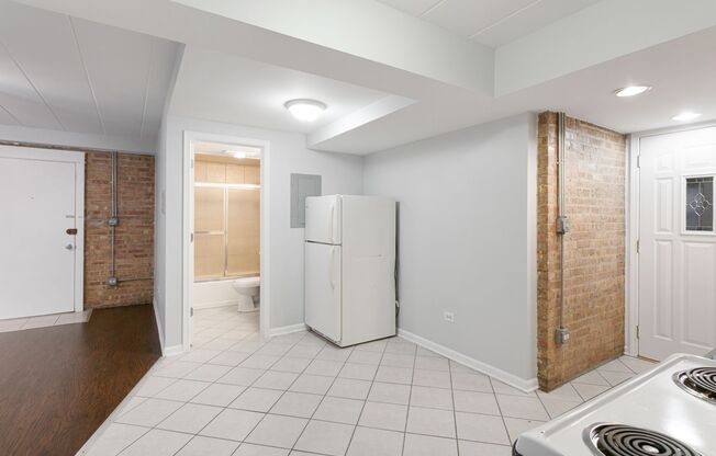 2 beds, 1 bath, 650 sqft, $2,100, Unit GW