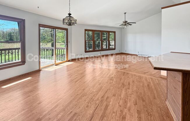 18325 W SPG LK RD