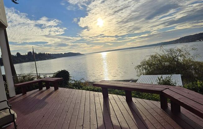 Henderson Bay Beachfront Home with Breathtaking Sunsets