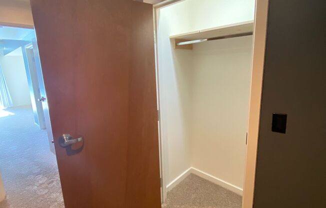 2 beds, 2 baths, $3,250, Unit # 402