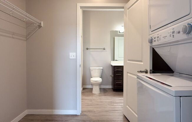 1 bed, 1 bath, 879 sqft, $1,730, Unit 4 - 212