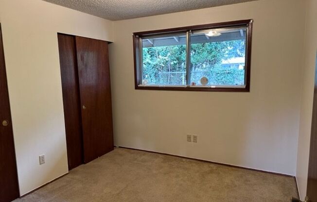 2 beds, 1 bath, 800 sqft, $1,595, Unit Clobes 7402-A