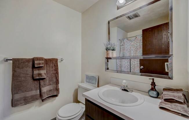 Sequoia Apartments Bathroom