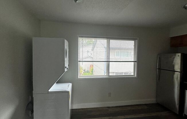 2 beds, 1 bath, 750 sqft, $1,350, Unit 22