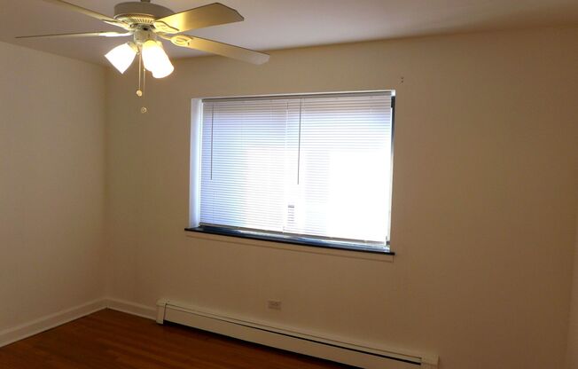 1 bed, 1 bath, 650 sqft, $1,550, Unit 4B