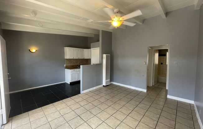 1 bed, 1 bath, 550 sqft, $1,750