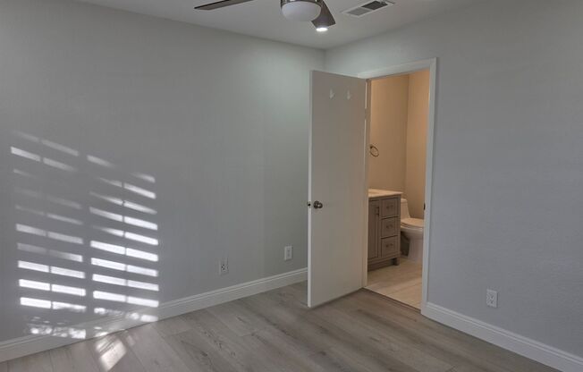 2 beds, 2 baths, $2,100, Unit #1048