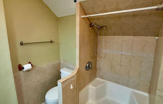 1 bed, 1 bath, $975, Unit UNIT 5