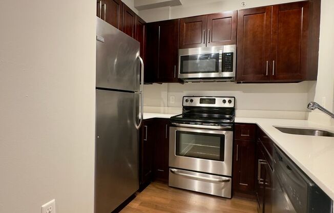 1 bed, 1 bath, 499 sqft, $1,650, Unit HA-818