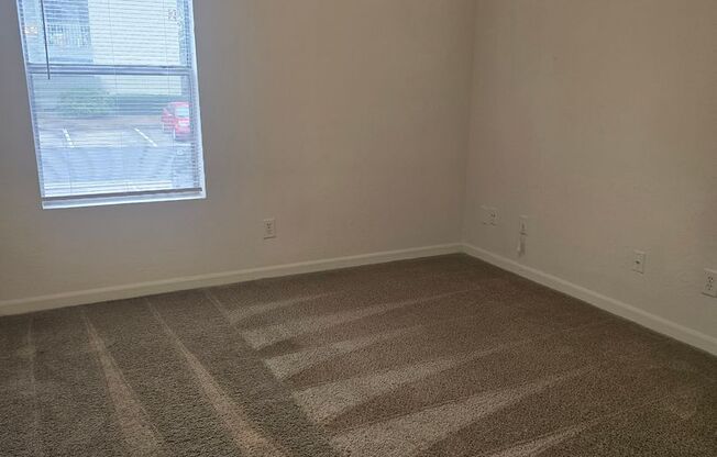 1 bed, 1 bath, 709 sqft, $850, Unit PG 0324