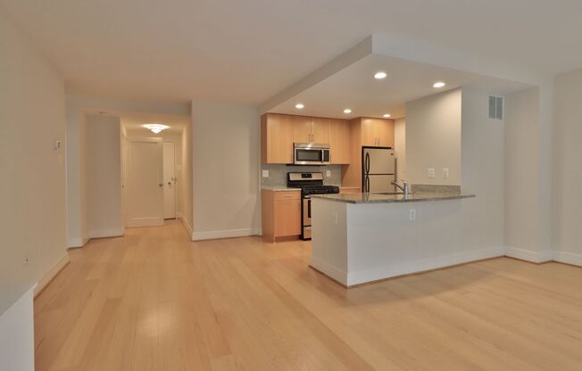 1 bed, 1 bath, 720 sqft, $3,668, Unit 0702