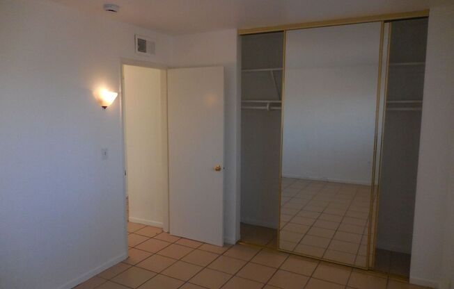 2 beds, 1 bath, $1,800, Unit # 1