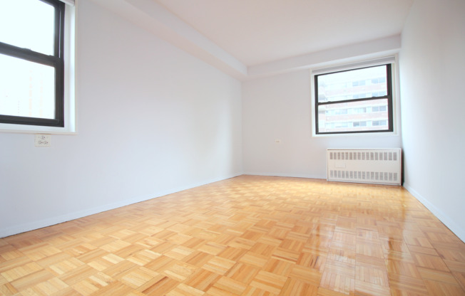 1 bed, 1 bath, $4,900, Unit 17B