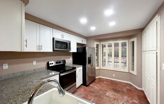 Beautiful 3B 2BA Condo in La Jolla w/ W/D!