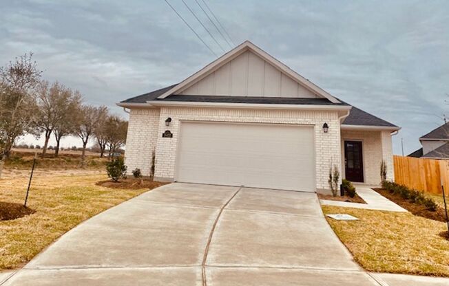 Cul De Sac Lot with no Side Neighbor for added privacy! Half Car Garage. Great standard features, including granite countertops in kitchen and all baths, 42 inch WHITE cabinets, Herringbone Designer Backsplash, Optional Kitchen Island for added Countertop