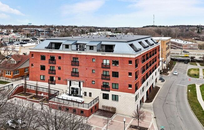 112 Walnut Blvd