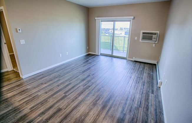 1 bed, 1 bath, 700 sqft, $1,160, Unit 113