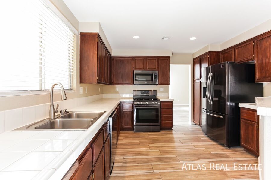 6122 FLAMING ARROW RD