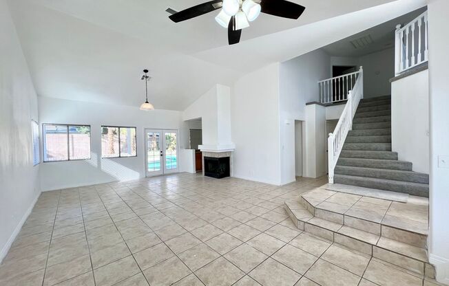 SPACIOUS 3BD/2.5BA HOME IN HENDERSON! W/ LOFT AND COVERED PATIO!