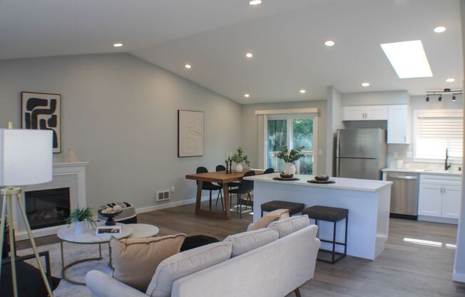 Amazing Everett/Mukilteo Tri-Level Home