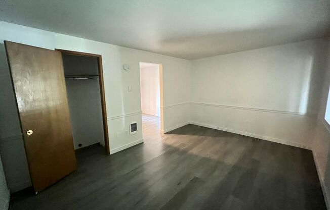 1 bed, 1 bath, 600 sqft, $895, Unit Unit 9