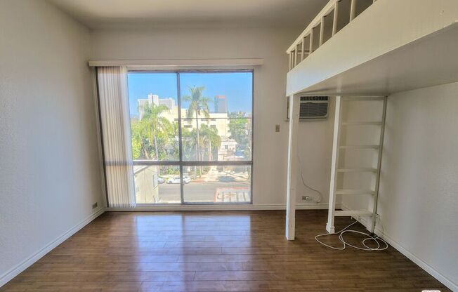 Studio, 1 bath, 388 sqft, $2,200, Unit 522