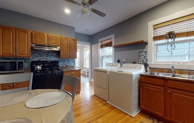 12 BENTHAM RD