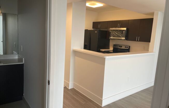 2 beds, 2 baths, 993 sqft, $2,471, Unit 406