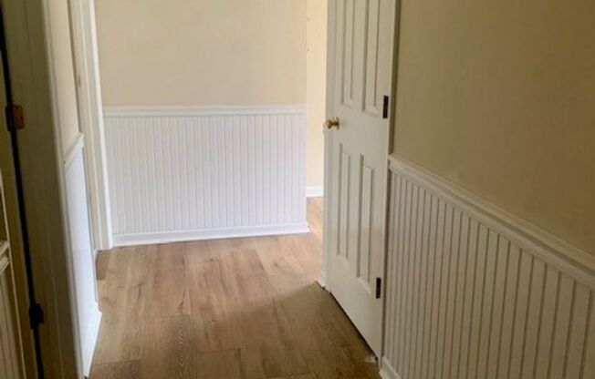 1 bedroom, 1 bath unit Available NOW