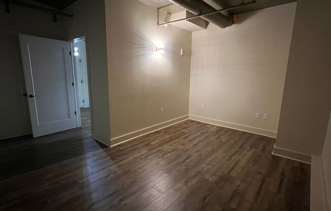 1 bed, 1 bath, 978 sqft, $1,850, Unit 504