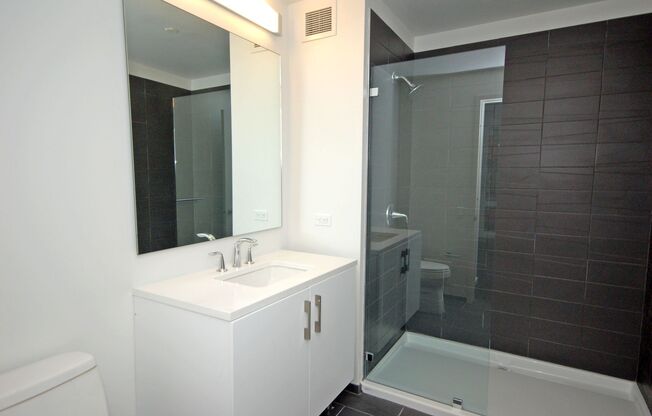 2 beds, 2 baths, 887 sqft, $5,500, Unit 05E