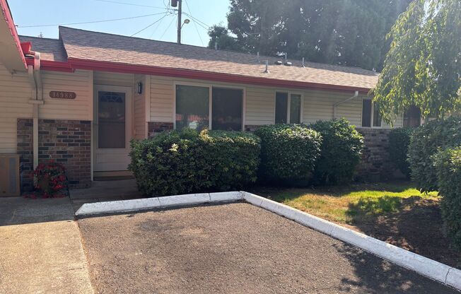 Newly Update 2 Bedroom Home W/ Water/Sewar & Garbage Included!!!