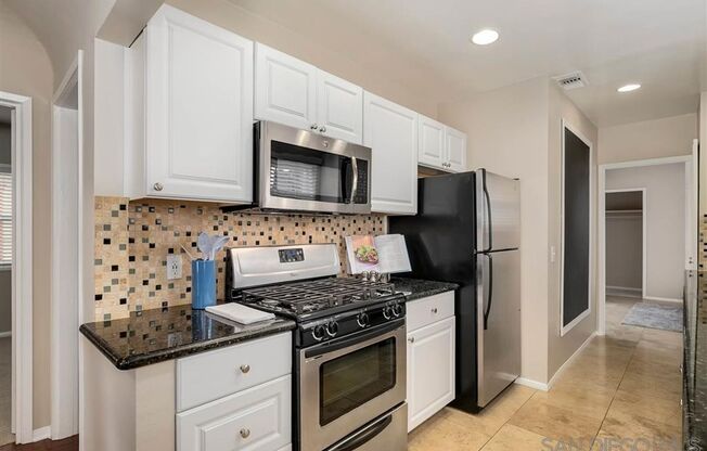 !!!CHARMING 4 BED 1 BATH HOME, DETACHED GARAGE, IN NORMAL HEIGHTS, AC, INCREDIBLE BACKYARD !!!