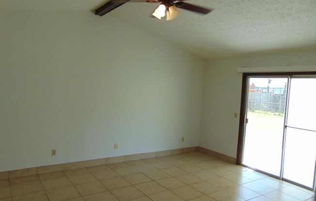 3 beds, 2 baths, $1,650