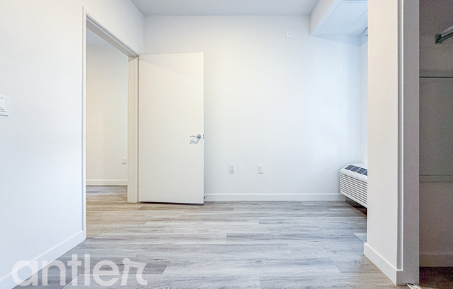 4008 W MARTIN LUTHER KING BLVD