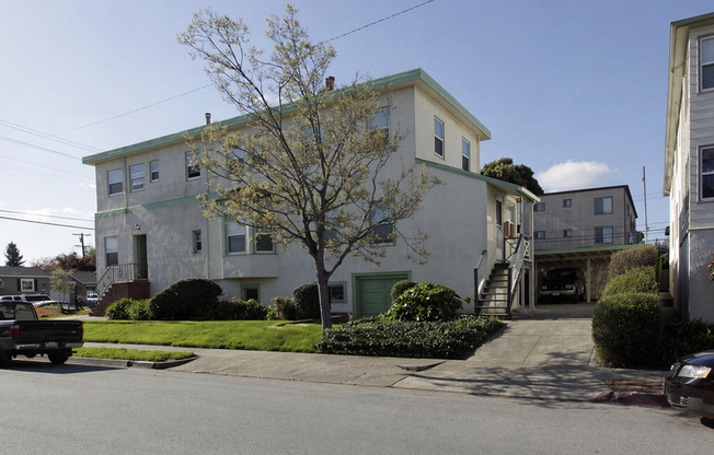G3 | (QuelleII) 1200 Carmelita Avenue