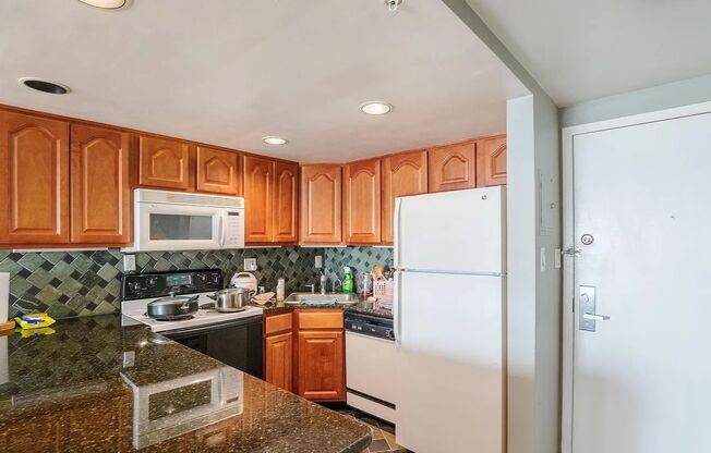 Bright Junior One Bedroom in CityView North Tower w/ Parking!