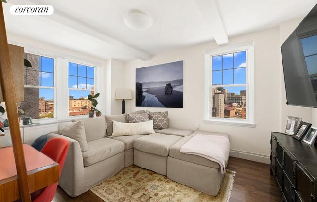 299 W 12 ST