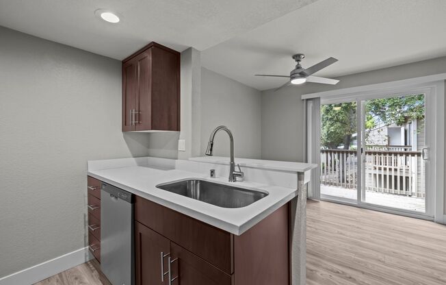 2 beds, 1 bath, 875 sqft, $2,025, Unit 47