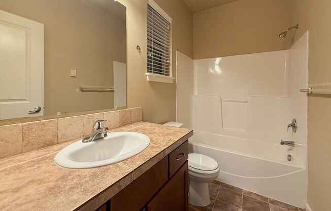 2 beds, 2 baths, 1,090 sqft, $1,600, Unit 523-10