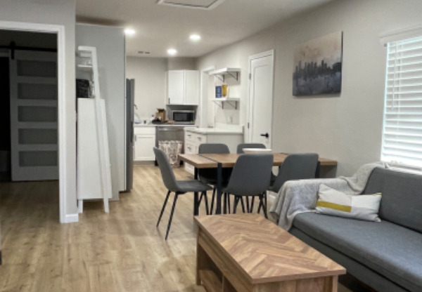 1009 N 9 ST