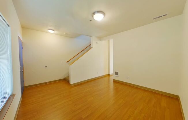 3 beds, 1.5 baths, $2,400, Unit 2