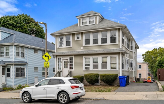 3 beds, 1.5 baths, 1,100 sqft, $3,150, Unit 38