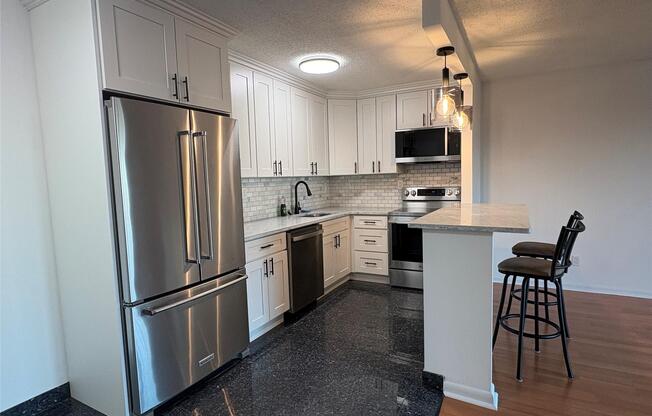 3 beds, 2 baths, 1,375 sqft, $5,200, Unit 9J